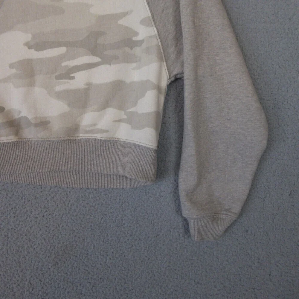 American Eagle Sweatshirt Women's XS Gray Camouflage Super Soft Long Sleeve Crop